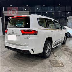 تۆیۆتا لاند کروزەر